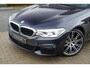 BMW 5-Serie Touring 520i High Executive M | Dealer onderhouden | Panoramisch schuif/kanteldak | Stoel en stuurwielverwarming | Trekhaak | Keyless | Eerste eigenaar | Origineel NL | Sfeerverlichting |