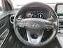 Hyundai Kona Electric EV Fashion 64 kWh Automaat / Dealer onderhouden / 100% SOH /  HUD / Navigatie / Stuur- en stoelverwarming /