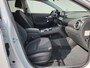 Hyundai Kona Electric EV Fashion 64 kWh Automaat / Dealer onderhouden / HUD / Navigatie / Stuur- en stoelverwarming /