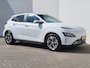 Hyundai Kona Electric EV Fashion 64 kWh Automaat / Dealer onderhouden / 100% SOH /  HUD / Navigatie / Stuur- en stoelverwarming /