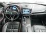 Maserati Levante Gransport 3.0 V6 D 275pk Panoramadak Schaalstoelen VOL!!! Carbon pakket NLauto 21" LMV Stoelkoeling Luchtvering