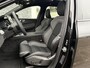 Volvo XC60 2.0 T8 Plug-in hybrid AWD Ultra Black Edition | Facelift | Luchtvering | Adaptieve cruisecontrol | Gelamineerd glas rondom | 21" Velgen | 360° Parkeercamera | Head-Up Display | Stoel-/Stuurverwarming |