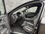 Volvo XC60 2.0 T8 Plug-in hybrid AWD Ultra Black Edition | Facelift | Luchtvering | Adaptieve cruisecontrol | Gelamineerd glas rondom | 21" Velgen | 360° Parkeercamera | Head-Up Display | Stoel-/Stuurverwarming |