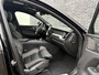Volvo XC60 2.0 T8 Plug-in hybrid AWD Ultra Black Edition | Facelift | Luchtvering | Adaptieve cruisecontrol | Gelamineerd glas rondom | 21" Velgen | 360° Parkeercamera | Head-Up Display | Stoel-/Stuurverwarming |