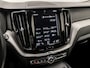 Volvo XC60 2.0 T8 Twin Engine AWD Inscription 391Pk Automaat (PANORAMADAK, APPLE CARPLAY, HARMAN/KARDON, MEMORY SEATS, ZWART HEMEL, STOELVERWARMING VOOR/ACHTER, LUXE LEDER, TREKHAAK, CAMERA, STUURWIEL VERWARMD, NIEUWSTAAT)