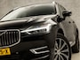 Volvo XC60 2.0 T8 Twin Engine AWD Inscription 391Pk Automaat (PANORAMADAK, APPLE CARPLAY, HARMAN/KARDON, MEMORY SEATS, ZWART HEMEL, STOELVERWARMING VOOR/ACHTER, LUXE LEDER, TREKHAAK, CAMERA, STUURWIEL VERWARMD, NIEUWSTAAT)