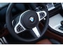 BMW 8-Serie M850i xDrive High Executive | Harman Kardon | Barcelona Blau | Adaptieve cruise | Laser LED | HuD | Stoelventilatie |