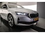 Skoda Octavia Combi Business Edition Plus 1.5 eTSI 115pk DSG Automaat Trekhaak, Panoramadak, Adaptive cruise control, Navigatie, LED matrix koplampen, Achteruitrijcamera