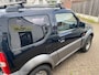 Suzuki Jimny 1.3 two-tone, zwart/grijs met uitzonderlijk weinig km, mooie auto van binnen en van buiten