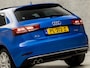 Audi A3 1.5 TFSI Sport 150Pk Automaat (SCHUIFDAK, GROOT NAVI, LEDER/ALCANTARA, PLAT SPORTSTUUR, GETINT GLAS, SPORTSTOELEN, PARKEERSENSOREN, CRUISE, XENON, NIEUWSTAAT)