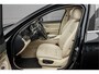 BMW 5-Serie Touring 520i Modern Line Pano Trekhaak Leder Xenon 18"