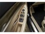 BMW 5-Serie Touring 520i Modern Line Pano Trekhaak Leder Xenon 18"
