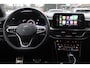 Volkswagen T-Roc 1.5 TSI *R-line* | Trekhaak | Carplay | Stoel verwarming | Adaptive Cruise & Climate Control | Camera | PDC | Privacy | Navigatie |