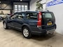 Volvo XC70 2.4 D5 Kinetic AWD // Leer // Trekhaak