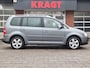 Volkswagen Touran Highline 2.0-16V FSI 150 pk - climate - cruise - lichtmetaal