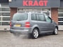Volkswagen Touran Highline 2.0-16V FSI 150 pk - climate - cruise - lichtmetaal