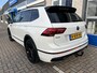 Volkswagen Tiguan Allspace 1.5 TSI R-Line 7p. / AUTOMAAT/ PANO/ BLACK EDITION/ 7-PERSOONS/ TREKHAAK/ 2X R-LINE/ CAMERA/ PARK. SENSOREN/ APP-CONNECT/ ADAPT. CRUISE/ DIGITAL DASHBOARD/ LED/ NAVI/ CLIMA/ 19" LMV