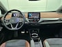 Volkswagen ID.4 Business 77 kWh Navigatie Apple Carplay/Android Auto Camera Parkeersensoren Adaptive Cruise Control Stoel- en stuurverwarming Full Led Climate Control