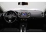 Volkswagen Tiguan 2.0 TSI Sport&Style 4Motion 2011 | Schuifkanteldak | Airco | Parkeersensoren | Goed Onderhouden | DAB+ Radio | 2 Sleutels | Xenon | Boekjes