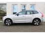 Volvo XC60 T6 Plug-in hybrid AWD Plus Dark | Verwarmbare Voor- En Achterstoelen | 360 Graden Camera | Apple Carplay/Android Auto | Adaptieve Cruise Control | Panoramisch Schuif-/kanteldak | Draadloze Telefoonlader | Trekhaak Semi-Elektrisch | LED Koplampen | Elektrisch Verstelbare Stoelen | Keyless Entry | Lederen Bekleding | Stuurwielverwarming