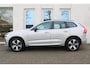 Volvo XC60 T6 Plug-in hybrid AWD Plus Dark | Verwarmbare Voor- En Achterstoelen | 360 Graden Camera | Apple Carplay/Android Auto | Adaptieve Cruise Control | Panoramisch Schuif-/kanteldak | Draadloze Telefoonlader | Trekhaak Semi-Elektrisch | LED Koplampen | Elektrisch Verstelbare Stoelen | Keyless Entry | Lederen Bekleding | Stuurwielverwarming