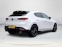 Mazda 3 2.0 e-SkyActiv-X M Hybrid 186 Nagisa | Aero pakket | Alcantara/Leder met stoelgeheugen | Achteruitrijcamera | Bose | HeadupDisplay | Navigatie en draadloze Applecarplay\Androidauto | Verlichte Dorpelbeschermers | Parelmoer Wit