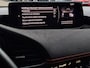 Mazda 3 2.0 e-SkyActiv-X M Hybrid 186 Nagisa | Aero pakket | Alcantara/Leder met stoelgeheugen | Achteruitrijcamera | Bose | HeadupDisplay | Navigatie en draadloze Applecarplay\Androidauto | Verlichte Dorpelbeschermers | Parelmoer Wit