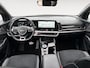 Kia Sportage 1.6 T-GDi Plug-in Hybrid AWD GT-Line | Afneembare trekhaak | Eerste eigenaar | Glazen schuif-/kanteldak | Stoelverwarming voor- en achter | Elektrisch verstelbare stoelen | Elektrisch bedienbare achterklep | Dodehoekdetectie | Apple/Android Carplay | Parkeersensoren voor- en achter | Achteruitrijcamera
