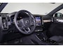 Volvo XC40 B3 Plus Dark - IntelliSafe Assist & Surround - Harman/Kardon audio - Parkeercamera achter - Parkeersensoren voor & achter - Elektr. bedienb. voorstoelen met geheugen links - Draadloze tel. lader - Extra getint glas - 19' LMV