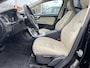 Volvo S60 1.5 T3 Automaat Nordic+ Navigatie Xenon Standkachel Leer Stoelverwarming 17 Inch Velgen Parkeersensoren Getint Glas NL Auto
