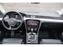 Volkswagen Passat Variant 1.5 TSI 150pk DSG Highline | Lederen Bekleding | Trekhaak | Navigatie