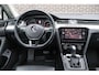 Volkswagen Passat Variant 1.5 TSI 150pk DSG Highline | Lederen Bekleding | Trekhaak | Navigatie