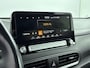 Hyundai Kona Electric EV Premium 64 kWh | Soh 96,2% | Achterruitrij Camera | Dodehoek Detectie | Stoel verwarming & ventilatie | DAB Radio |