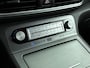 Hyundai Kona Electric EV Premium 64 kWh | Soh 96,2% | Achterruitrij Camera | Dodehoek Detectie | Stoel verwarming & ventilatie | DAB Radio |