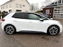 Volkswagen ID.3 First Plus 58 kWh SOH 90.7%, Camera, Trekhaak, 19''Lmv