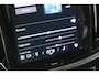 Volvo V60 2.0 T6 Plug-in hybrid AWD Plus Dark | 360* Camera| Harman Kardon audiosysteem| Stoelverwarming voor + achter| Stuurwielverwarming| Verwarmbare voorruit| Semi- elektrisch inklapbare trekhaak|