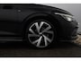 Volkswagen Golf 1.5 eTSI R-Line Business+ 150PK DSG Automaat Panoramadak Sfeerverlichting LED 18 inch Carplay Android