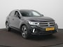 Volkswagen T-Roc 1.5 TSI R-Line Edition Automaat - ACC- Apple Carplay/Android Auto - Camera - Stoelverwarming - Side Assist - LED