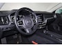 Volvo V60 B3 Momentum Advantage - IntelliSafe Assist & Surround - Parkeercamera achter - Verwarmde voorstoelen & stuur - Parkeersensoren voor & achter - Apple Carplay & Android Auto - Elektr. inklapbare trekhaak - 17' LMV