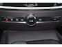 Volvo V60 B3 Momentum Advantage - IntelliSafe Assist & Surround - Parkeercamera achter - Verwarmde voorstoelen & stuur - Parkeersensoren voor & achter - Apple Carplay & Android Auto - Elektr. inklapbare trekhaak - 17' LMV