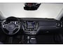 Volvo V60 B3 Momentum Advantage - IntelliSafe Assist & Surround - Parkeercamera achter - Verwarmde voorstoelen & stuur - Parkeersensoren voor & achter - Apple Carplay & Android Auto - Elektr. inklapbare trekhaak - 17' LMV