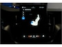 Volvo XC60 2.0 T8 AWD 335kW/456pk Aut8 MJ2026 Plug-in hybrid Ultra Black Edition LUCHTVERING + HARMAN/KARDON + PANORAMADAK + BLIS + STOELMASSAGE + PILOT ASSIST + STOELVERWARMING V&A + ADAPT.CRUISE + STUURVERWARMING + 360 CAMERA + PARKSENSOREN + 21" LM-VELGEN!!