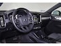 Volvo XC40 T2 Momentum Business - IntelliSafe Assist - Parkeercamera achter - Parkeersensoren voor & achter - Apple Carplay & Android Auto - High Performance audio - Extra getint glas - 18' LMV