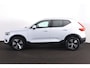 Volvo XC40 T2 Momentum Business - IntelliSafe Assist - Parkeercamera achter - Parkeersensoren voor & achter - Apple Carplay & Android Auto - High Performance audio - Extra getint glas - 18' LMV