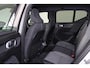 Volvo XC40 T2 Momentum Business - IntelliSafe Assist - Parkeercamera achter - Parkeersensoren voor & achter - Apple Carplay & Android Auto - High Performance audio - Extra getint glas - 18' LMV