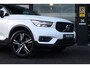 Volvo XC40 1.5 T5 Plug-in R-Design Pano H&K 360 El.Haak ACC Keyless 19” Stuur/Stoelverwarming