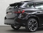 BMW X1 18i M-Sport | Panorama | Sportstoelen | Keyless-Entry | Sfeerverlichting | Achteruitrij-Camera | Carplay | Full-LED | Black-Optic | Getint Glas | Stoelverwarming | Draadloos Laden |