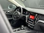 Volvo V60 2.0 B4 Essential Edition Climate / park assist / Driver assist /  18 inch.