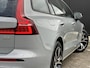Volvo V60 2.0 B4 Essential Edition Climate / park assist / Driver assist /  18 inch.
