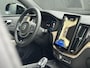 Volvo XC60 2.0 T6 Plug-in hybrid AWD Plus Dark 360 Camera / Head-up display / Harman Kardon audio / Panorama dak / stoel- en stuurverwarming / leer